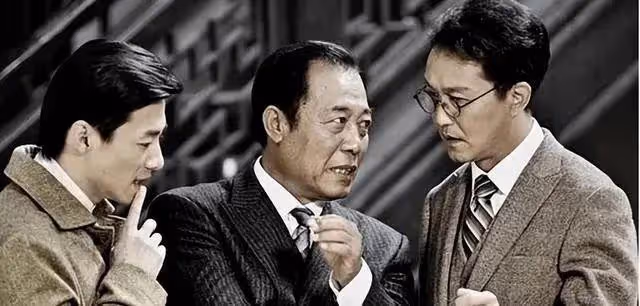 他是最乾淨的男演員，結婚44年零緋聞，為妻子息影12年，61歲走紅