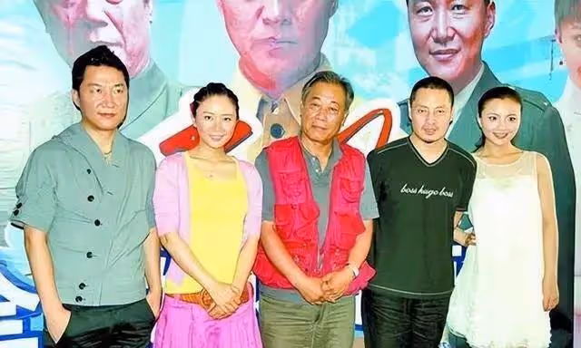 他是最乾淨的男演員,結婚44年零緋聞,為妻子息影12年,61歲走紅