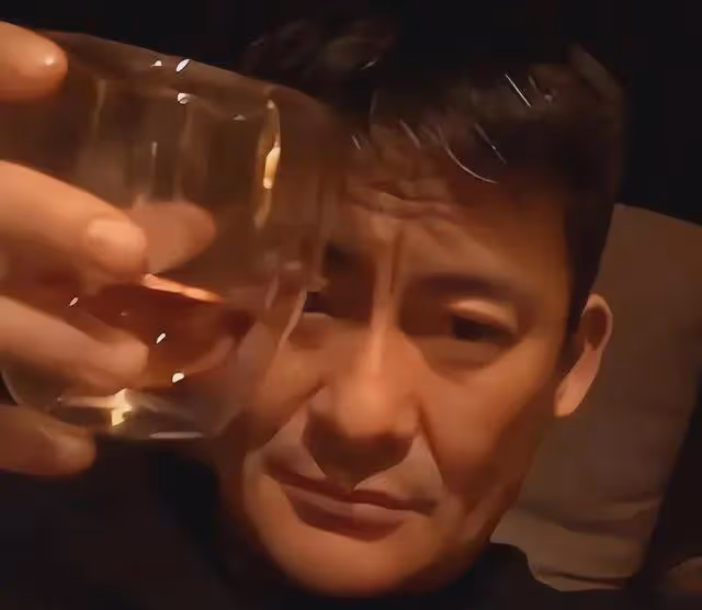 事實證明,因喝酒毀了家庭的景崗山,已經走上了一條「不歸路」