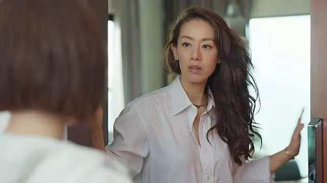 41歲前TVB女星被指靠父親上位,曾嫁兩億闊少離婚收場,再婚收穫幸福