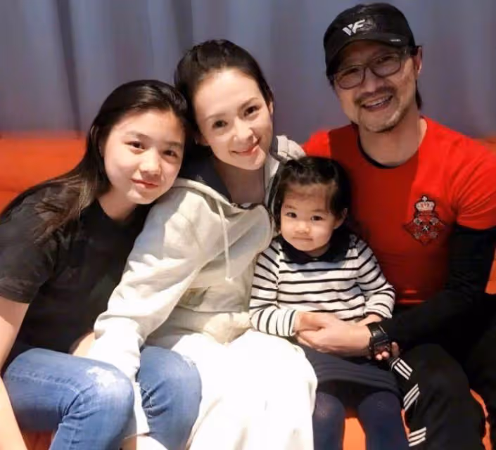 難怪汪峰能5婚!醒醒學校花800萬不一定能進,貝克漢姆來踢過球