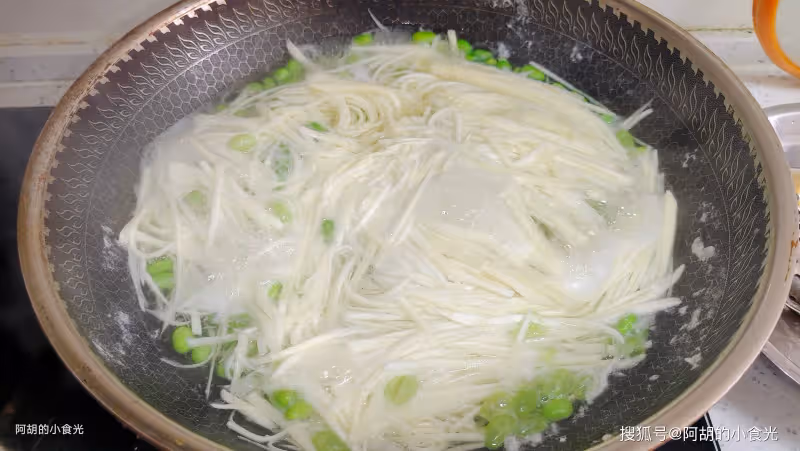 鮮毛豆和它絕配,後悔沒早發現!一燙一拌鮮到飛起,一口瞬間開胃、滿口清爽