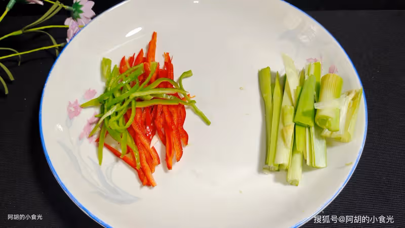 鮮毛豆和它絕配,後悔沒早發現!一燙一拌鮮到飛起,一口瞬間開胃、滿口清爽