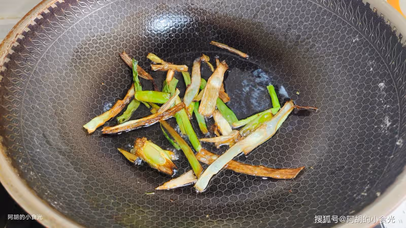 鮮毛豆和它絕配,後悔沒早發現!一燙一拌鮮到飛起,一口瞬間開胃、滿口清爽