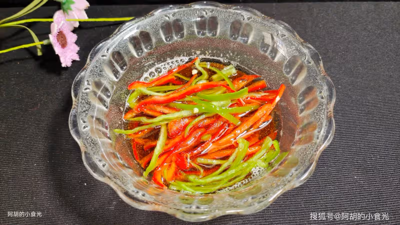 鮮毛豆和它絕配,後悔沒早發現!一燙一拌鮮到飛起,一口瞬間開胃、滿口清爽