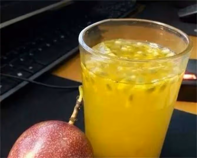 教你百香果泡水好喝的做法,步驟詳細,製作簡單,來一杯好喝極了