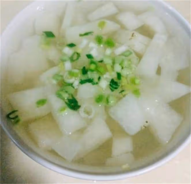 秋冬季的白蘿蔔湯真好喝,這樣做湯鮮味美,我家一周吃六次