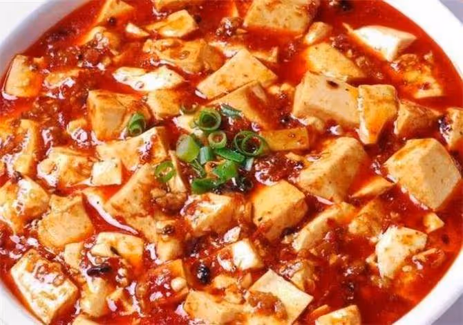 麻婆豆腐原來這麼簡單,大廚教你技巧,香嫩入味,不放肉照樣好吃