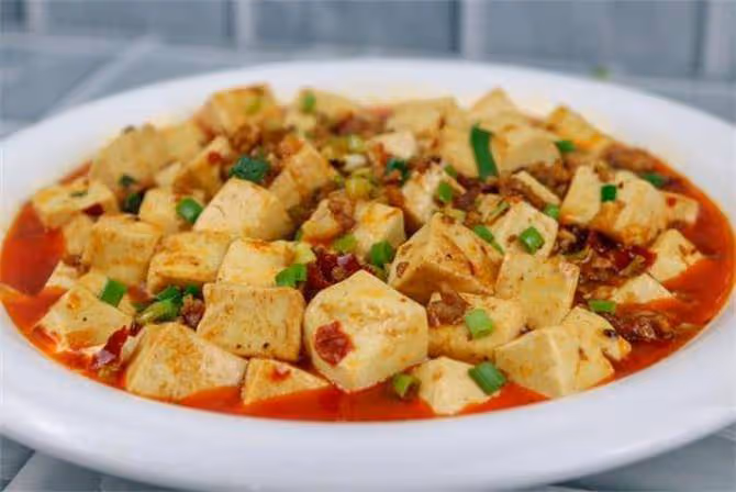 麻婆豆腐原來這麼簡單,大廚教你技巧,香嫩入味,不放肉照樣好吃