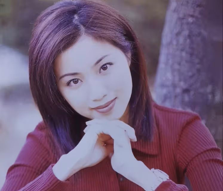 香港女星譚小環多家茶餐廳宣布倒閉，虧損超千萬，網友：大快人心
