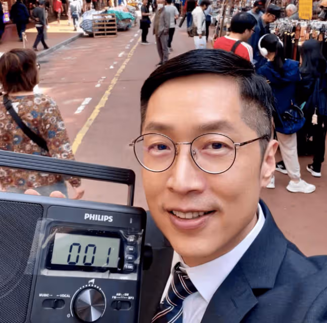厲害！TVB前當家小生戰勝抑鬱，走出前半生陰霾，如今多個頭銜成人生贏家