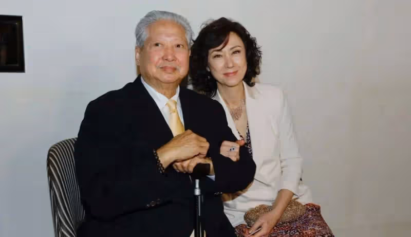 洪金寶坐輪椅被偶遇，自己出行不需陪同，對粉絲一舉動讓人暖心