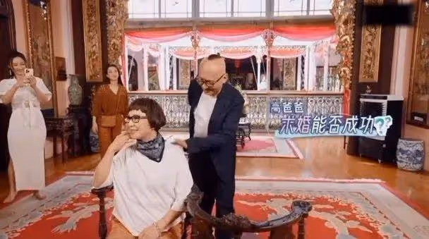 TVB上位花旦上內地熱門綜藝，現場見證父親向母親求婚，與媽媽同框像姐妹