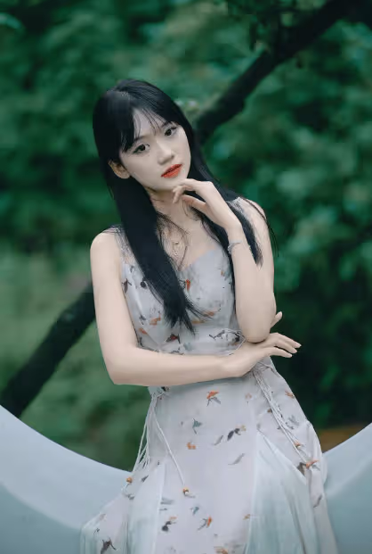 時尚達人傾情推薦夏季必備：印花弔帶連衣裙
