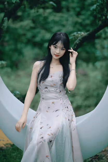 時尚達人傾情推薦夏季必備：印花弔帶連衣裙