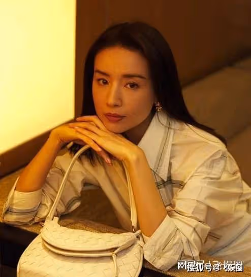 董潔近況憔悴引髮網友擔憂,面容憔悴,與前夫復合傳言不實