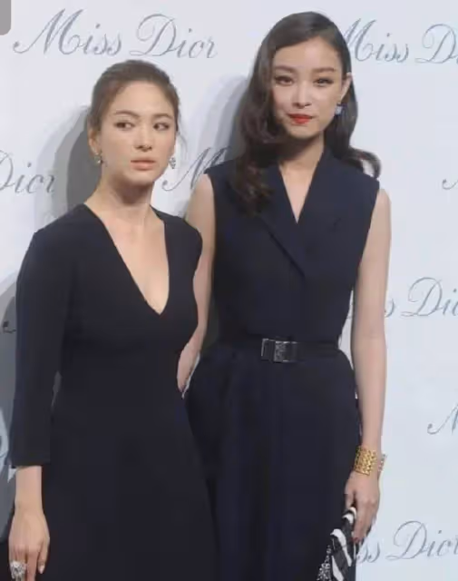 宋慧喬和倪妮同框,一個像普通人,一個像女王,氣場差距大