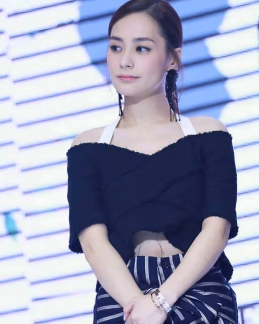 43歲阿嬌越活越滋潤!身材曼妙、顏值迷人,讓人羨慕不已