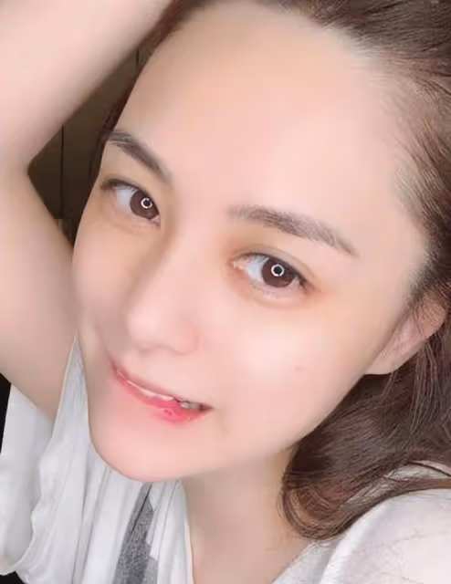 43歲阿嬌越活越滋潤!身材曼妙、顏值迷人,讓人羨慕不已