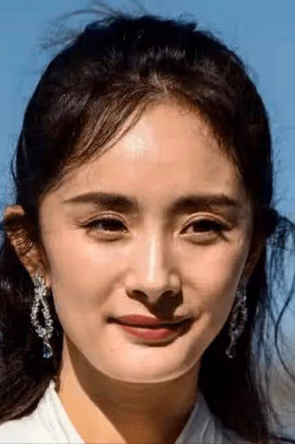 45歲章子怡與37歲楊冪同框,她卻更勝一籌,真是越活越滋潤