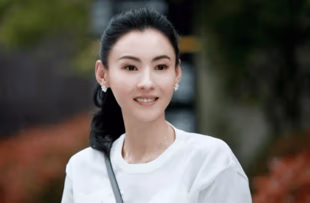 張柏芝要給孩子改姓,謝賢回應6個字讓網友沸騰,謝霆鋒尷尬了