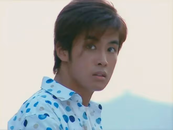 TVB帥氣男星被小13歲模特女友，狠心單方面宣布分手！又火速戀上集團董事