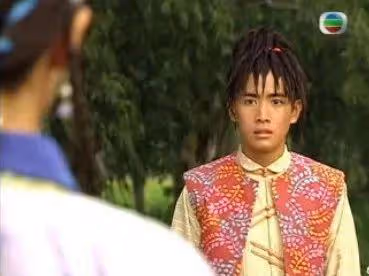 TVB帥氣男星被小13歲模特女友，狠心單方面宣布分手！又火速戀上集團董事