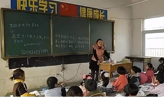 安徽光棍兄弟為養棄嬰,裝一車土僅賺3元,多年後女嬰拚命反哺