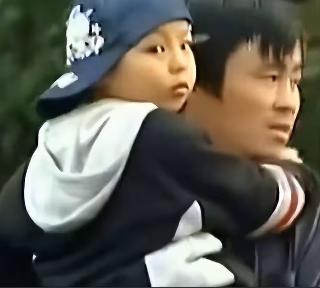 回顧:山東一女子看電視,看到失蹤的丈夫和兒子,兒子只剩半個頭