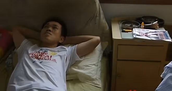 回顧武漢男子去世後,母親將他手機一起火化,不久後電話竟打通了