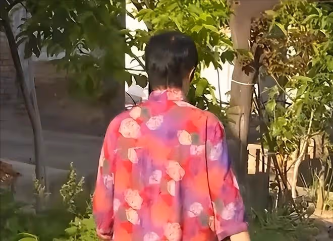 回顧陝西男孩被拐後,母親乞討尋子多年終於找到,兒子卻拒絕相認