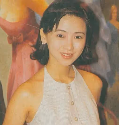 她做艷星走紅,35歲遭豪門拋棄,39歲遇真愛,如今55歲讓人羨慕
