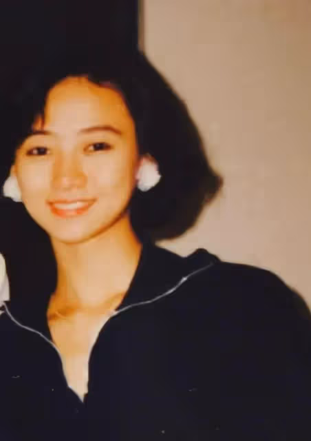 她做艷星走紅,35歲遭豪門拋棄,39歲遇真愛,如今55歲讓人羨慕