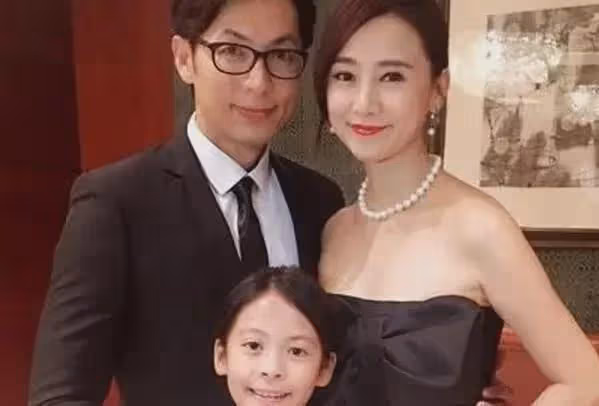 她做艷星走紅,35歲遭豪門拋棄,39歲遇真愛,如今55歲讓人羨慕