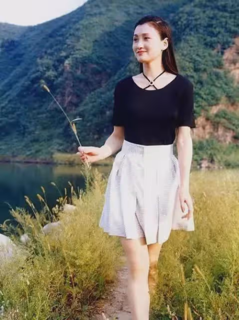 80年代「第一美女」,因太美被人算計,丈夫寫632封情書追到手