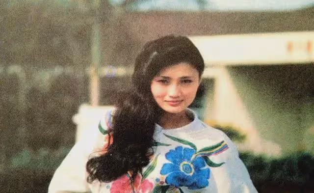 80年代「第一美女」,因太美被人算計,丈夫寫632封情書追到手