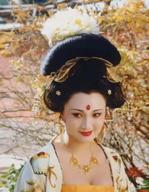 80年代「第一美女」,因太美被人算計,丈夫寫632封情書追到手