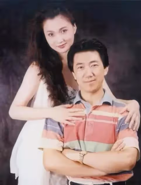 80年代「第一美女」,因太美被人算計,丈夫寫632封情書追到手