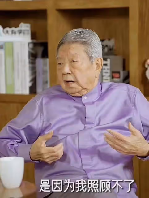82歲港星無兒無女不後悔,看他的養老生活,才知道明星為何丁克