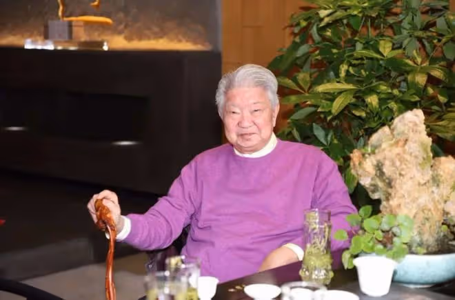 82歲港星無兒無女不後悔,看他的養老生活,才知道明星為何丁克