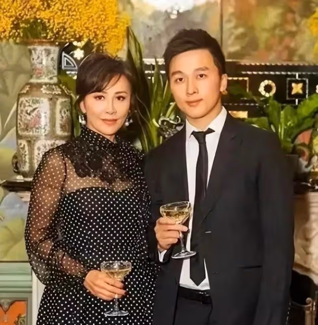 82歲港星無兒無女不後悔,看他的養老生活,才知道明星為何丁克