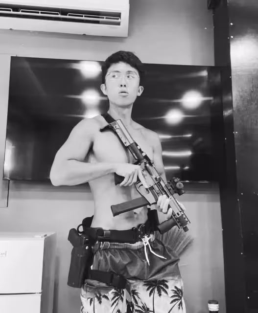獨家爆料｜孫安佐泰國呼麻！擅闖民宅脫褲露屁亂翻　屋主驚恐報警