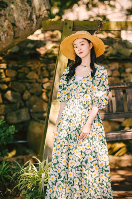 《長風渡》女主宋軼,古裝扮相溫婉氣質,現代裝造型清新純凈