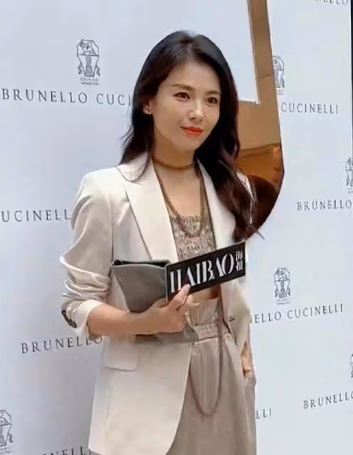劉濤米蘭時裝周首秀,就美的過分!原來是掌握了選擇服裝的訣竅