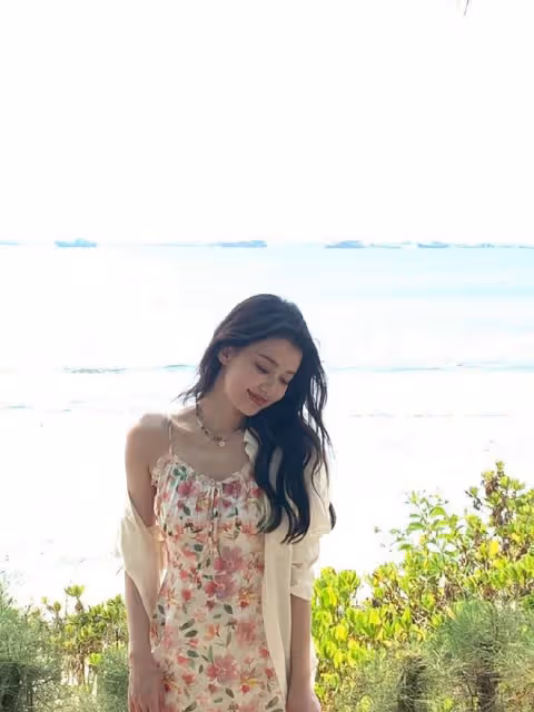 孫怡碎花弔帶裙上熱搜榜!弔帶裙仍是春夏的王炸穿搭,誰穿誰受益