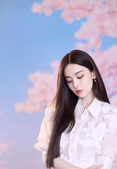 娜扎和江疏影比美!相差6歲的姐妹花,她贏在時尚又減齡的穿搭上