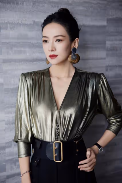 章子怡的氣場穿搭，如何成為時尚潮流引領者？