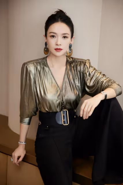 章子怡的氣場穿搭，如何成為時尚潮流引領者？