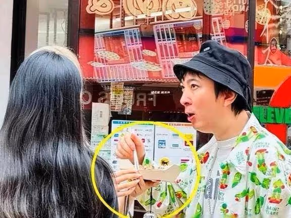 王思聰暴罵汪峰:不要臉!是接客小姐!他為什麼怒罵汪峰呢?