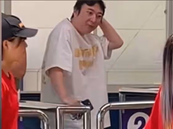 王思聰暴罵汪峰:不要臉!是接客小姐!他為什麼怒罵汪峰呢?